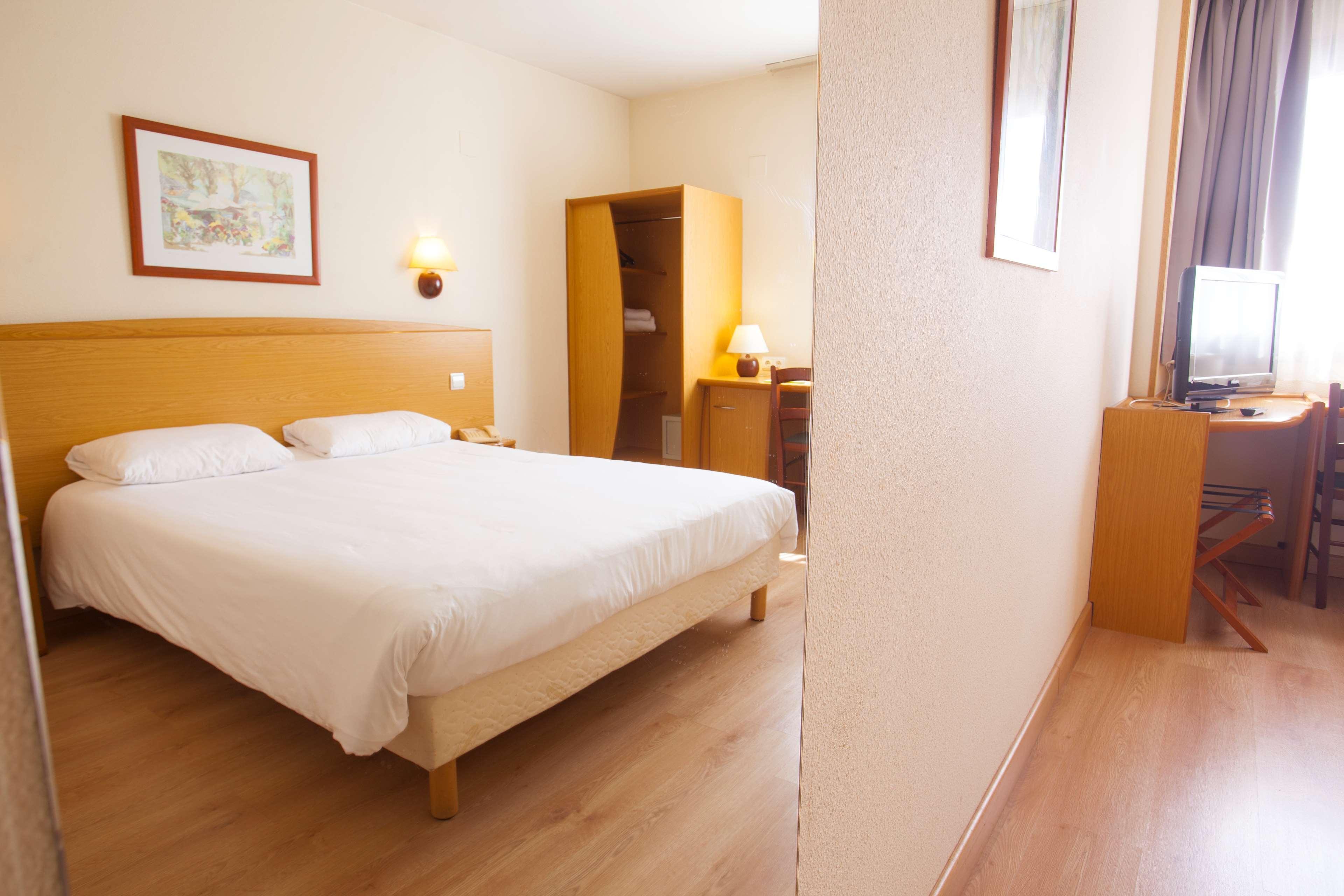 Travelodge Alicante Puerto Kültér fotó