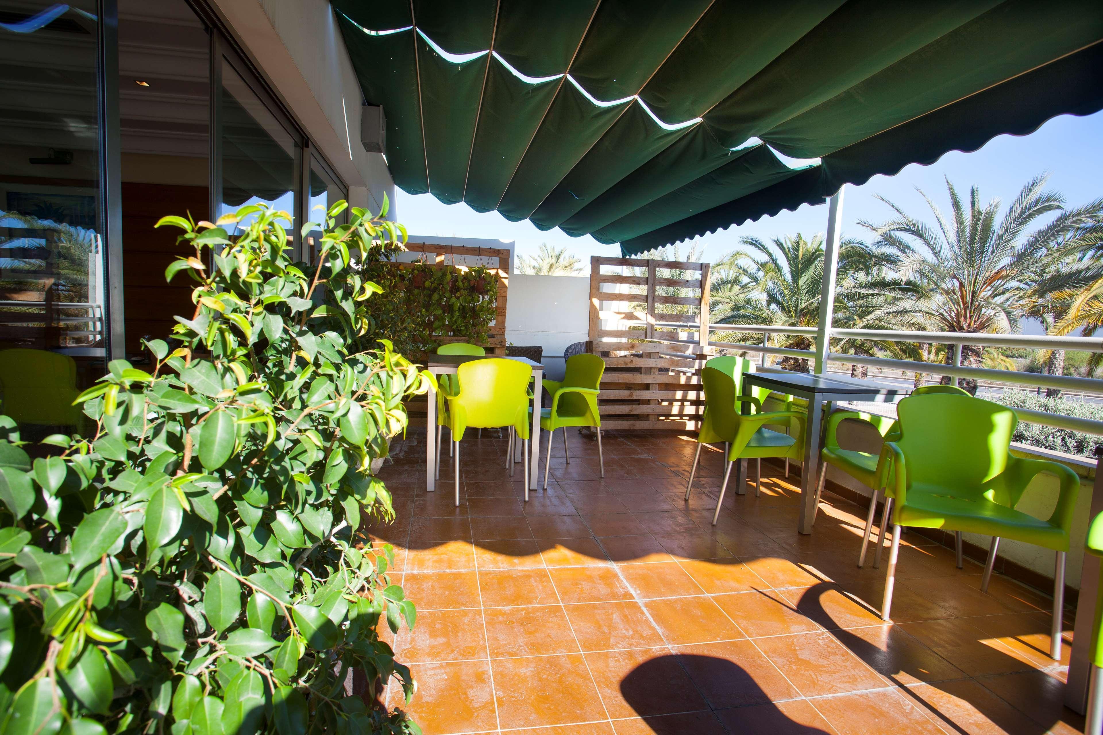 Travelodge Alicante Puerto Kültér fotó